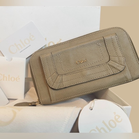 Authentic Chloé Tan Calfskin Paraty Flap Zip Wallet - Picture 1 of 16